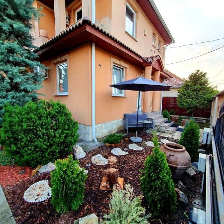 Airport Luxury Apartman 42 Vecses Exterior photo